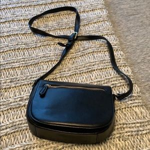 Black crossbody saddle bag
